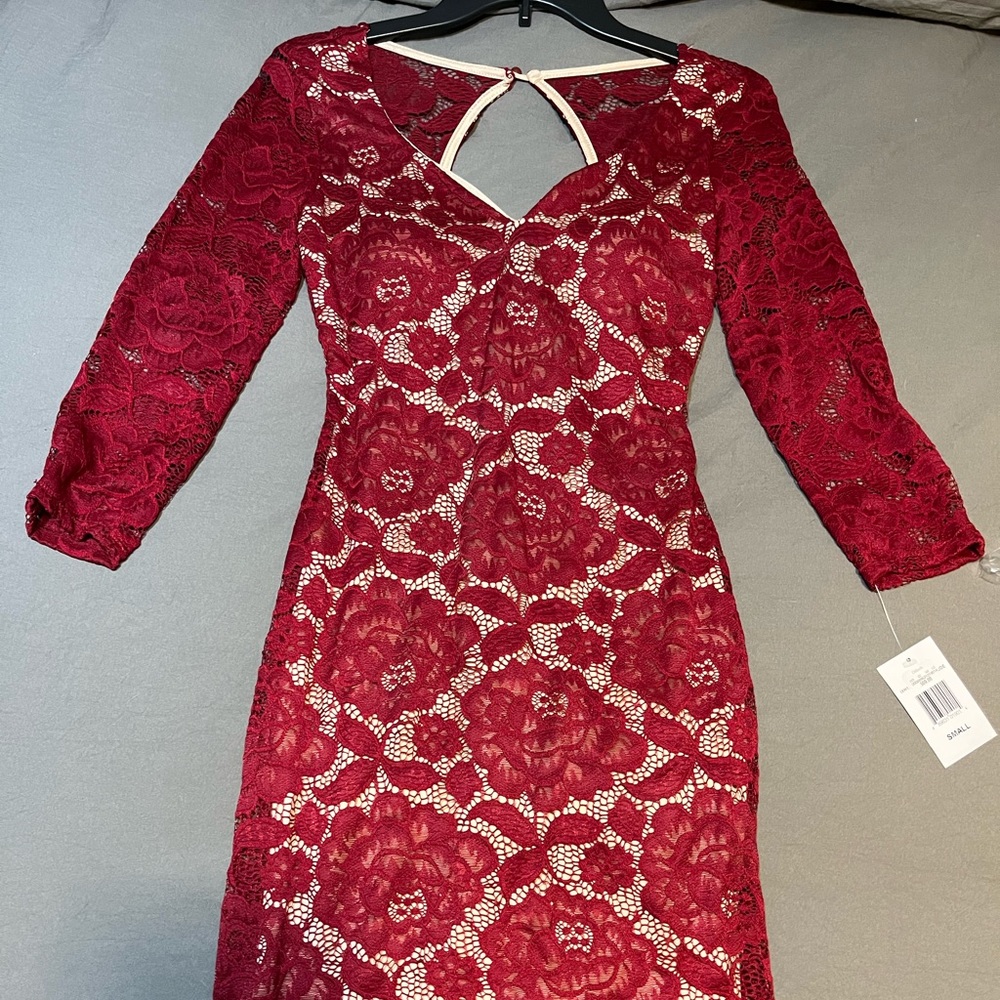Crimson lace detailed dress with keyhole back